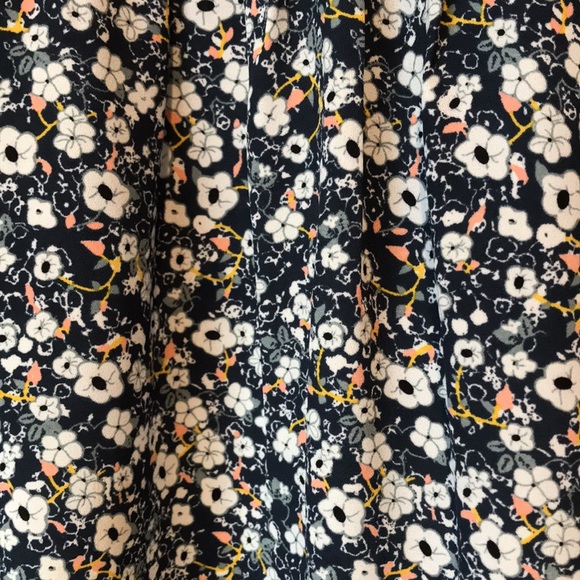 DR2 Mixed Pattern Blouse - Picture 5 of 6